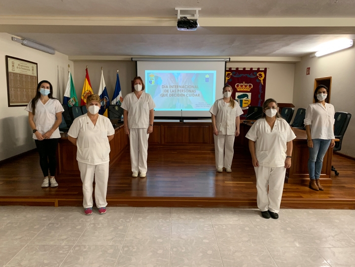 La Frontera reconoce la labor de las Auxiliares de Ayuda a Domicilio con un taller en el “Día de las Personas Cuidadoras”