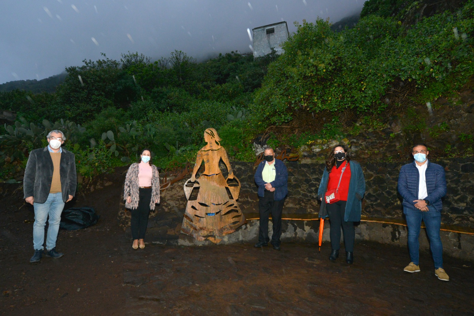 La Frontera inaugura en Sabinosa la escultura de "La aguadora"