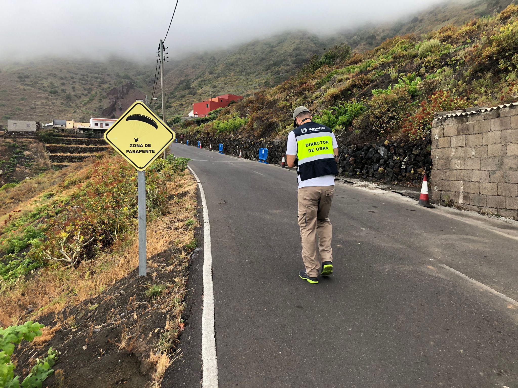 El Ayuntamiento de La Frontera  realiza el acondicionamiento de márgenes y repavimentación en Sabinosa