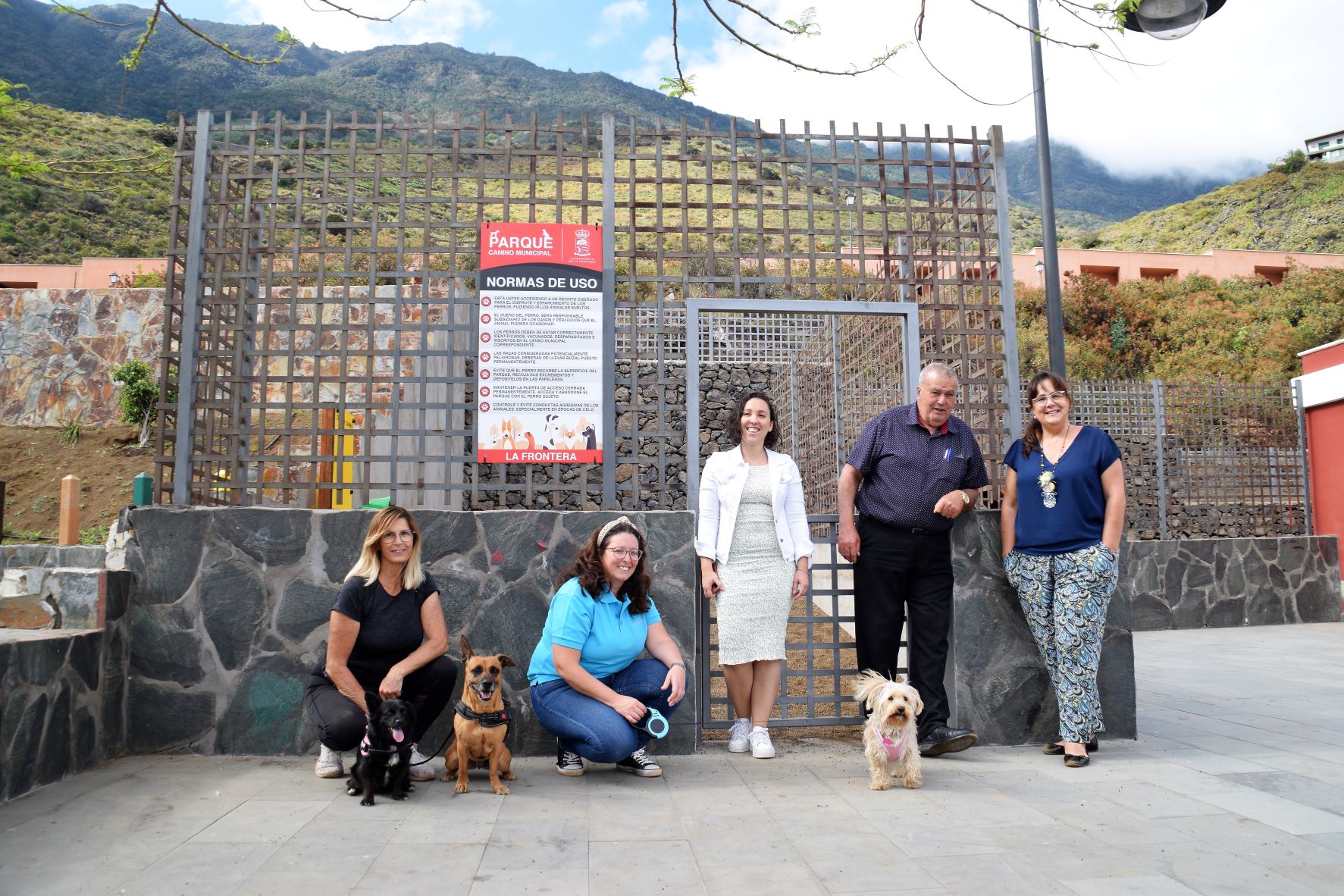 El Ayuntamiento de La Frontera inaugura el primer parque canino de El Hierro