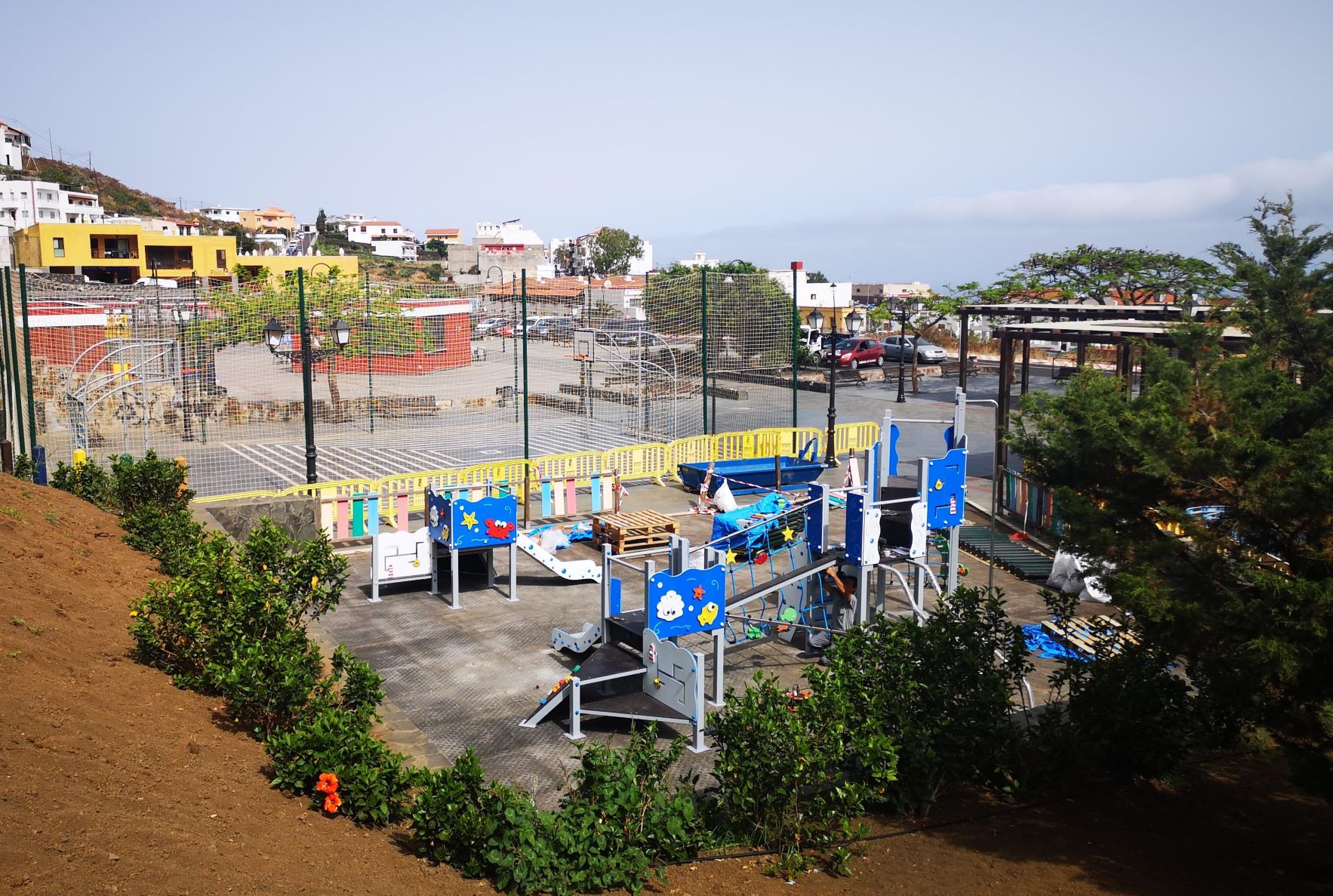 Comienza la obra de mejora del parque infantil de la Plaza Benito Padrón