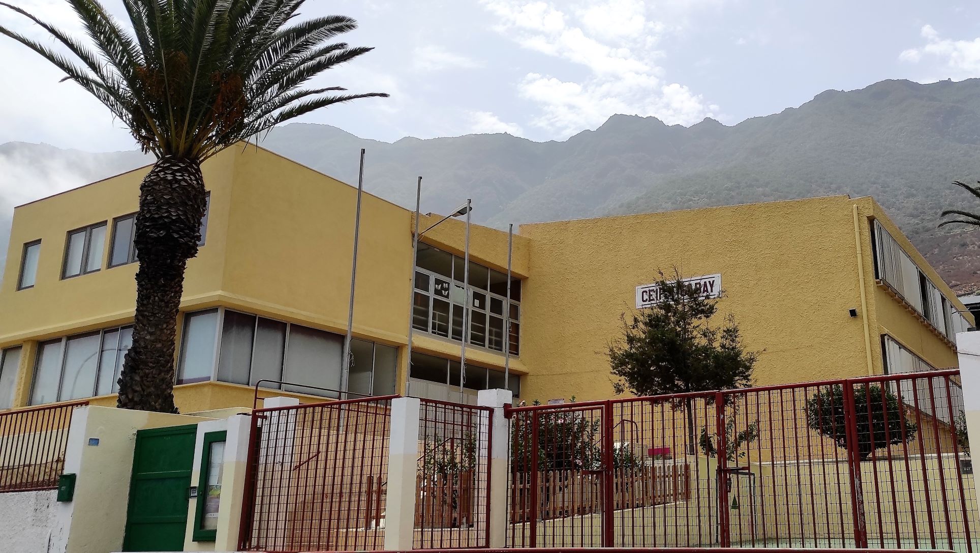 El Ayuntamiento de La Frontera reforma los baños en su primera fase del Colegio Tigaday