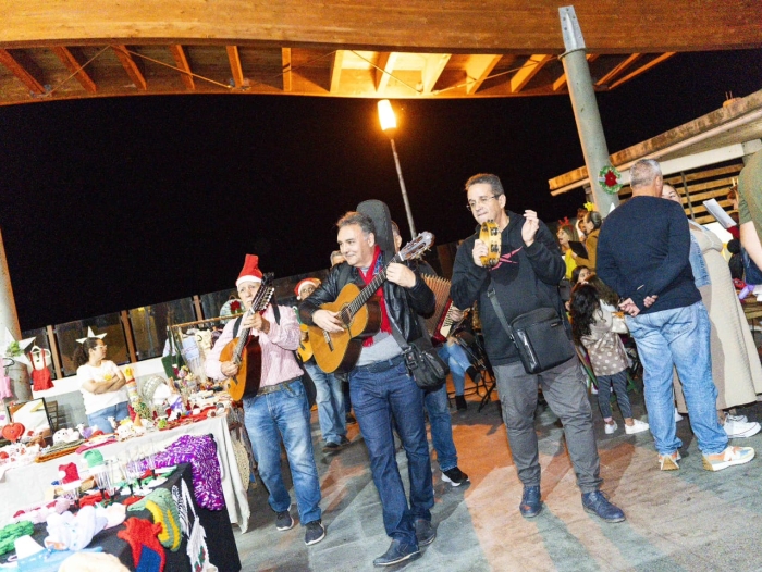 Todo un éxito la dinamización comercial y lúdica prevista para el encendido de luces del municipio de La Frontera