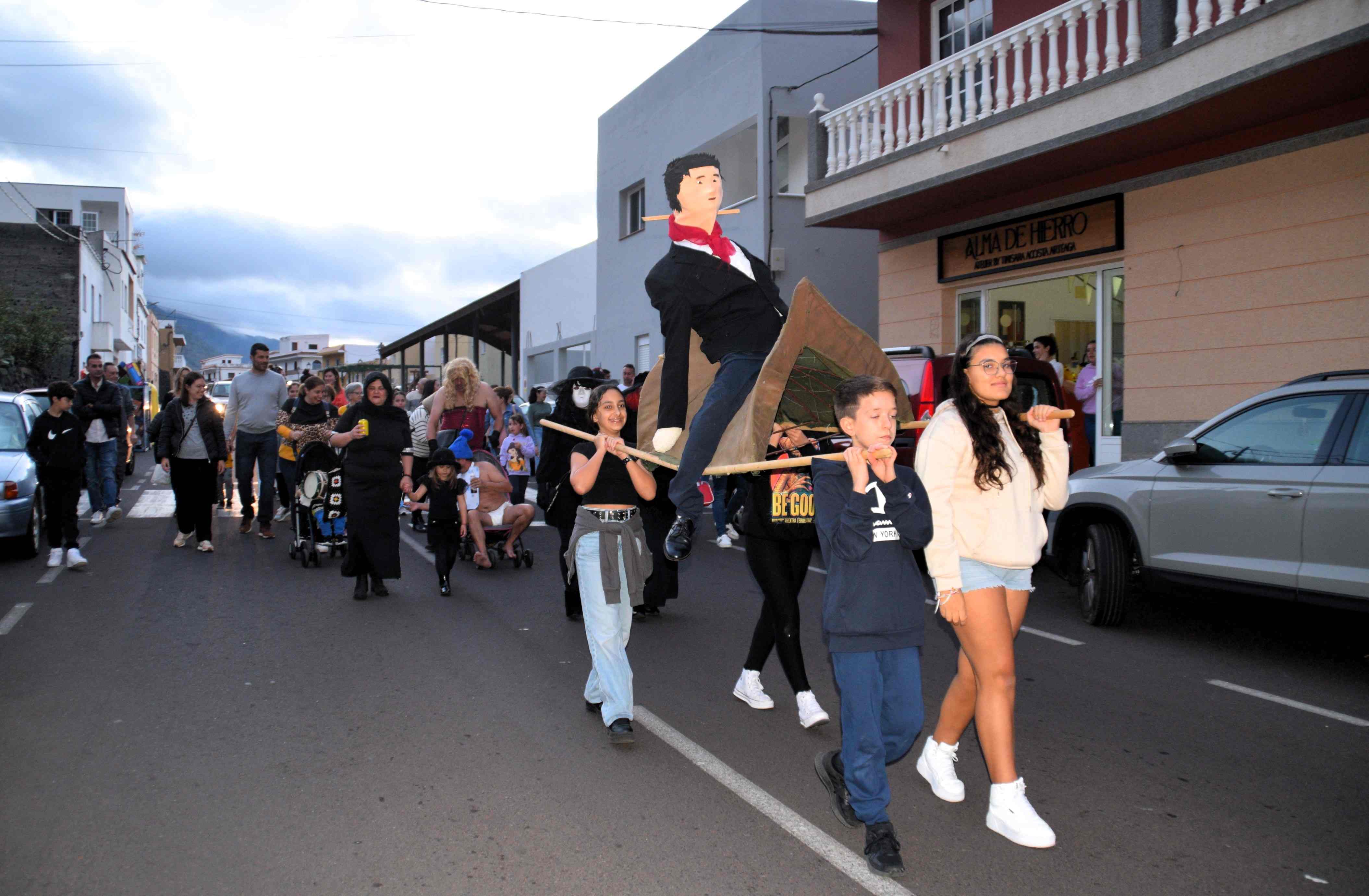 La Frontera cierra su carnaval con el tradicional “Entierro de la Sardina”