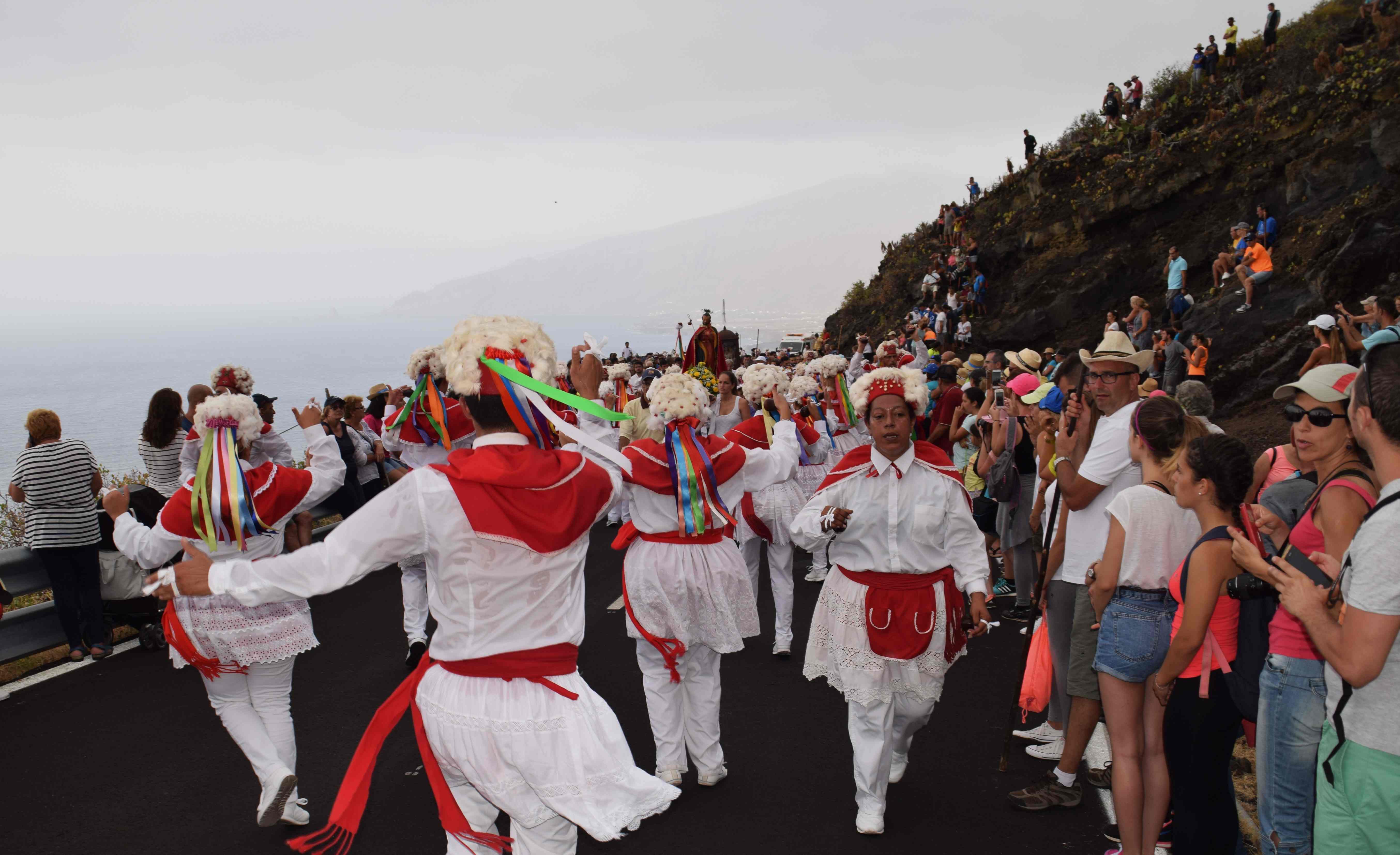 Martes de Carnaval, 4 de marzo y el día del traslado de la Virgen de Los Reyes del Norte a Sabinosa, el 21 de julio, fiestas locales para el 2025