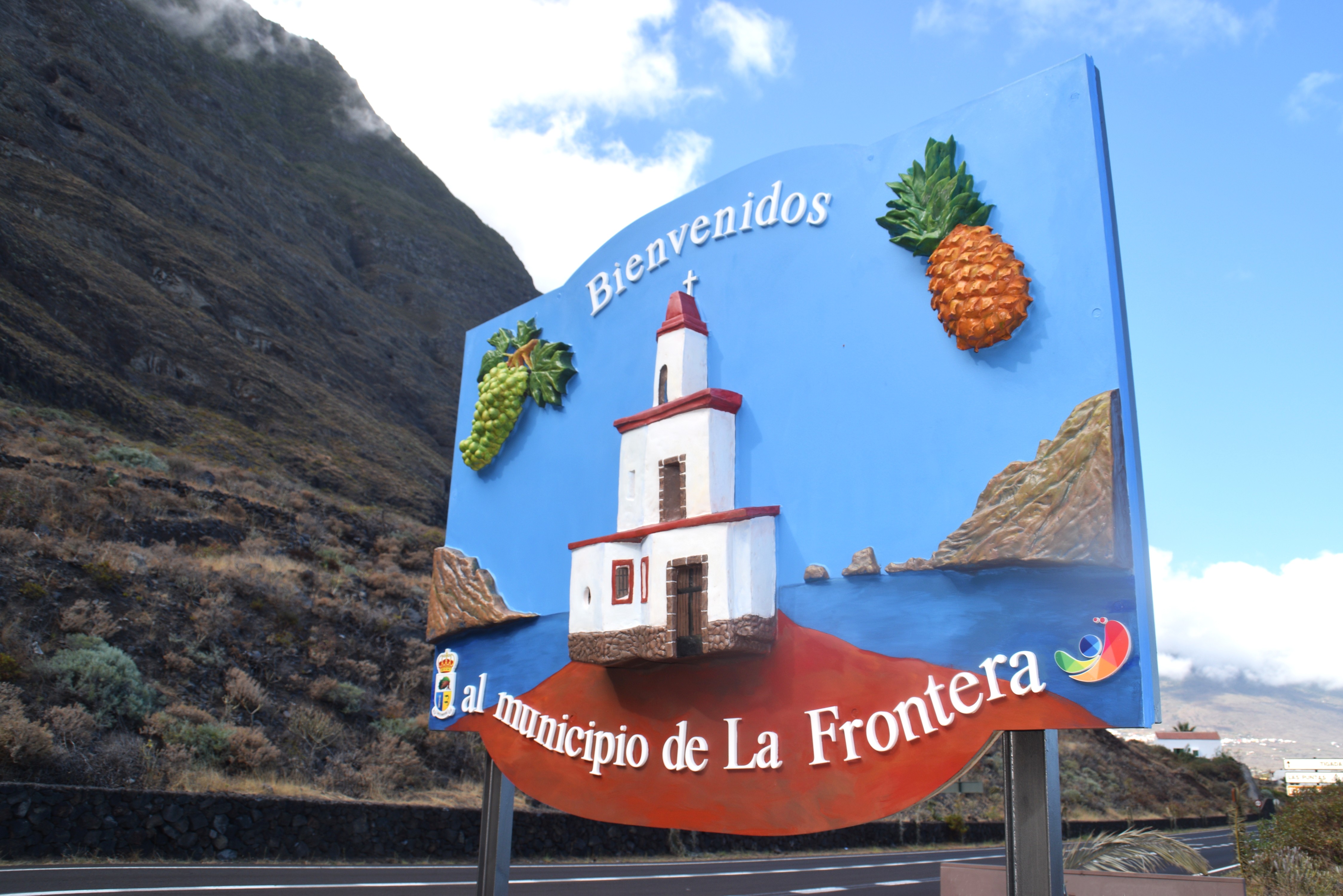 La Frontera renueva su cartel de bienvenida