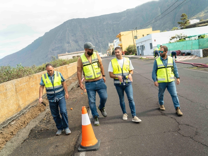 El Ayuntamiento de La Frontera inicia la construcción de la nueva acera en Artero para mejorar la seguridad y la movilidad peatonal