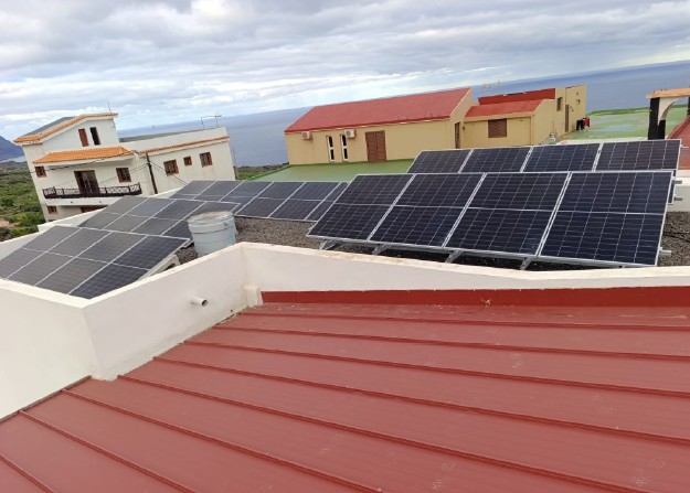 El Ayuntamiento recepciona la obra de instalación solar fotovoltaica de autoconsumo en las dependencias municipales de Merese