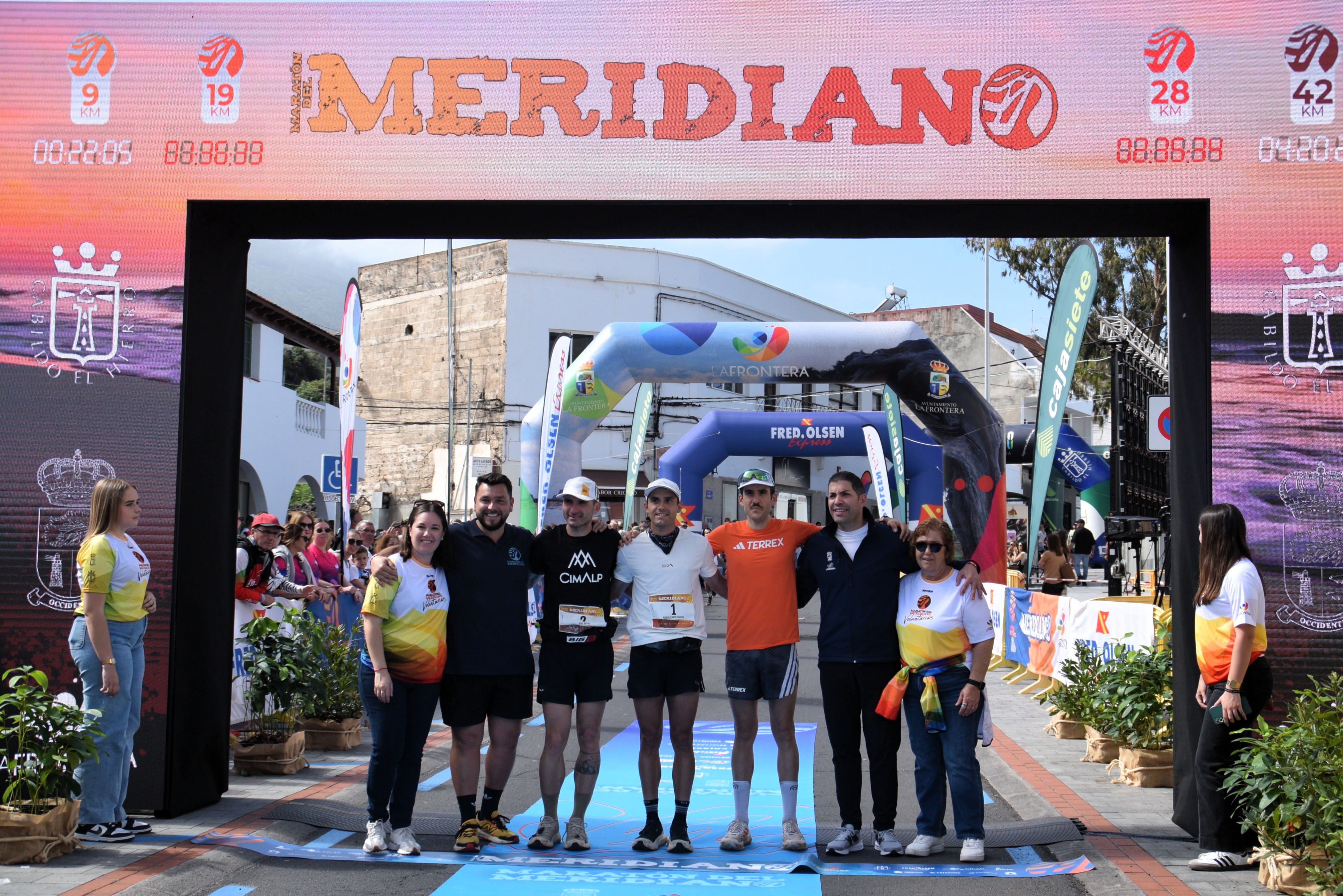  Mario Olmedo y Aida Campos se alzan con el triunfo de los 42 km de la Maratón del Meridiano 2026
