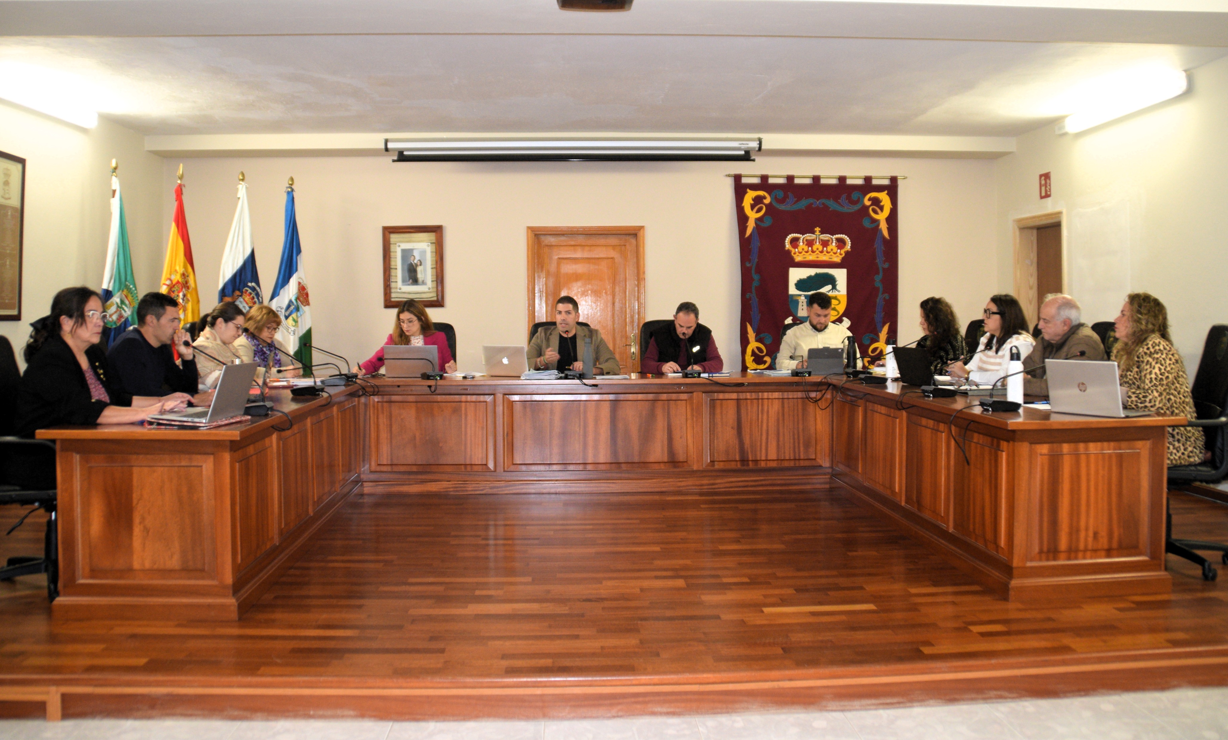 El Ayuntamiento de La Frontera aprueba una modificación de crédito de 150.000 euros para avanzar en la apertura de Cascadas de Mar