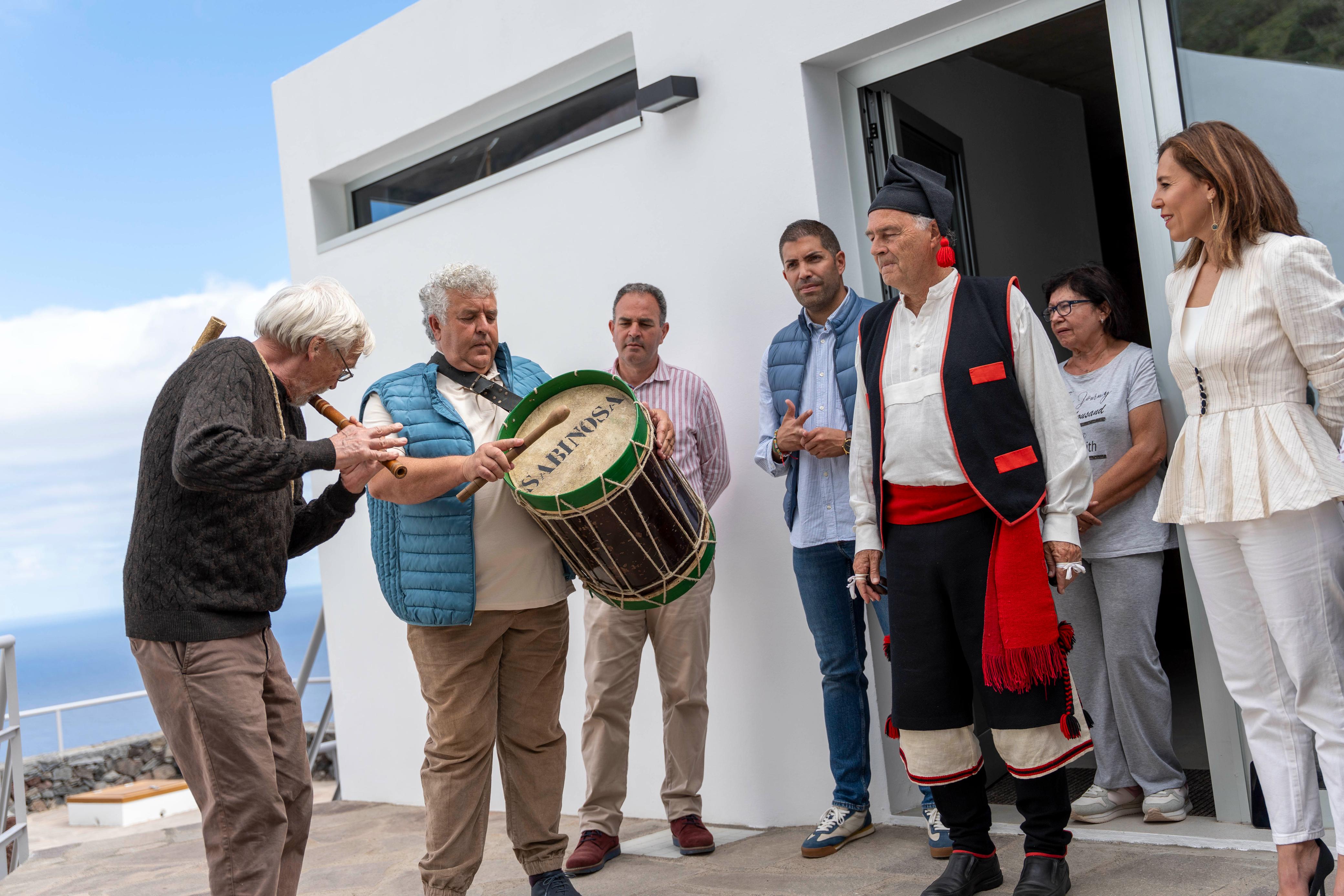 Gobierno y Ayuntamiento recepcionan la obra de rehabilitación de la Casa del Folklore en Sabinosa