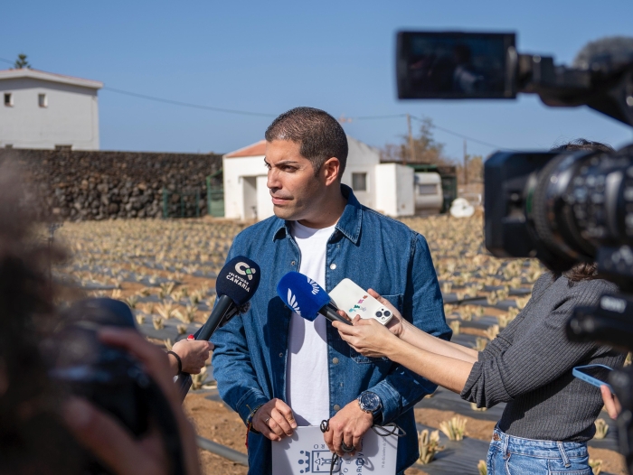 El Alcalde de La Frontera lamenta la “evasión de competencias” del Cabildo de El Hierro y aclara que las paradas físicas son responsabilidad insular