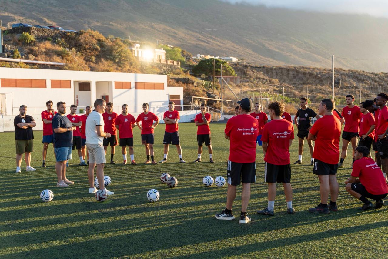 El Ayuntamiento de La Frontera concede 25.000 euros a la UDV Frontera para impulsar el deporte base y los hábitos saludables