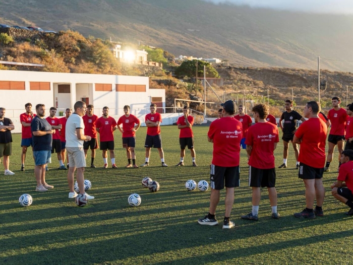 El Ayuntamiento de La Frontera concede 25.000 euros a la UDV Frontera para impulsar el deporte base y los hábitos saludables